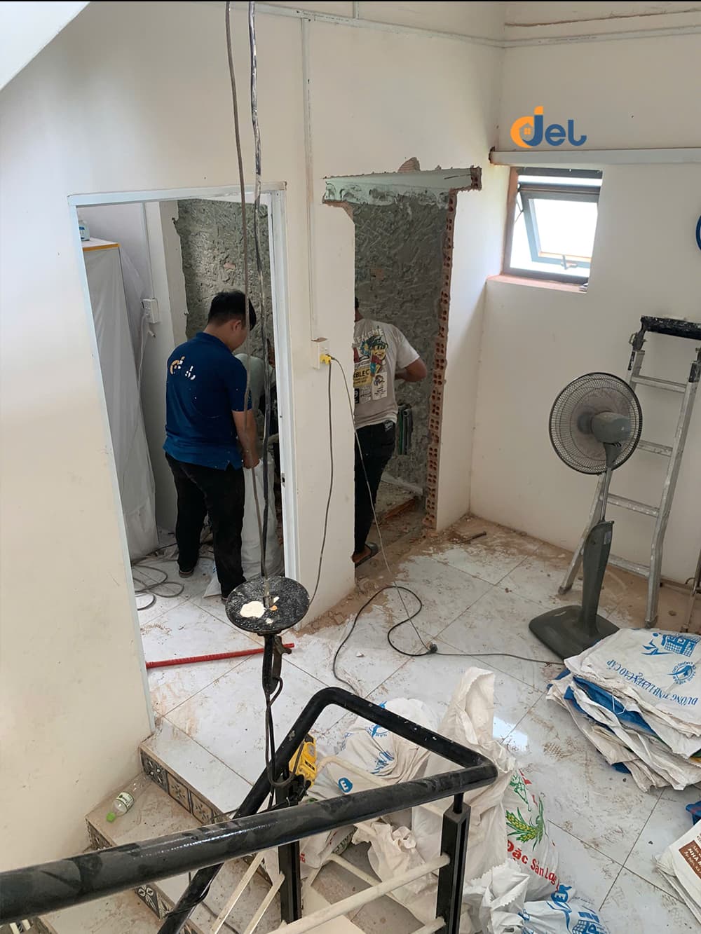 Cắt trổ đổi hướng cửa nhà vệ sinh