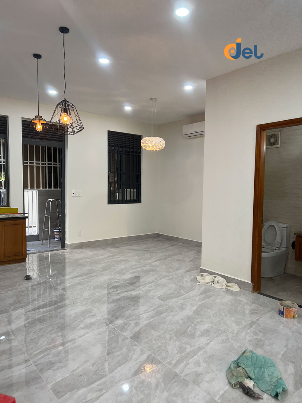Khu vực bếp sau khi đập bỏ vách