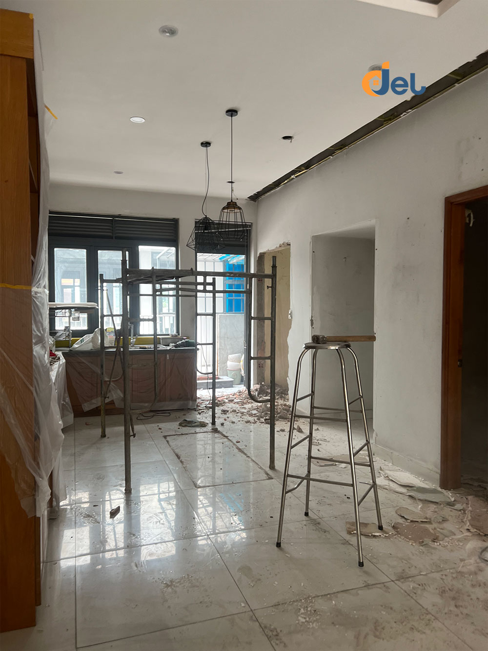 Khu vực bếp trước khi đập bỏ vách